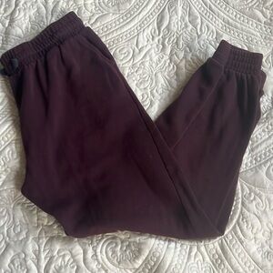 Burgandy boys joggers sz 14/16